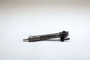 0445115061 New Bosch common rail injector, fits 2007, 2008, 2009 Sprinter diesel van
