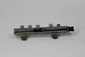 Bosch OE 0445216043 Right Side fuel rail 14 - 17 Jeep - Ram EcoDiesel